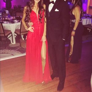 Dave & Johnny Red Formal Gown Size 0